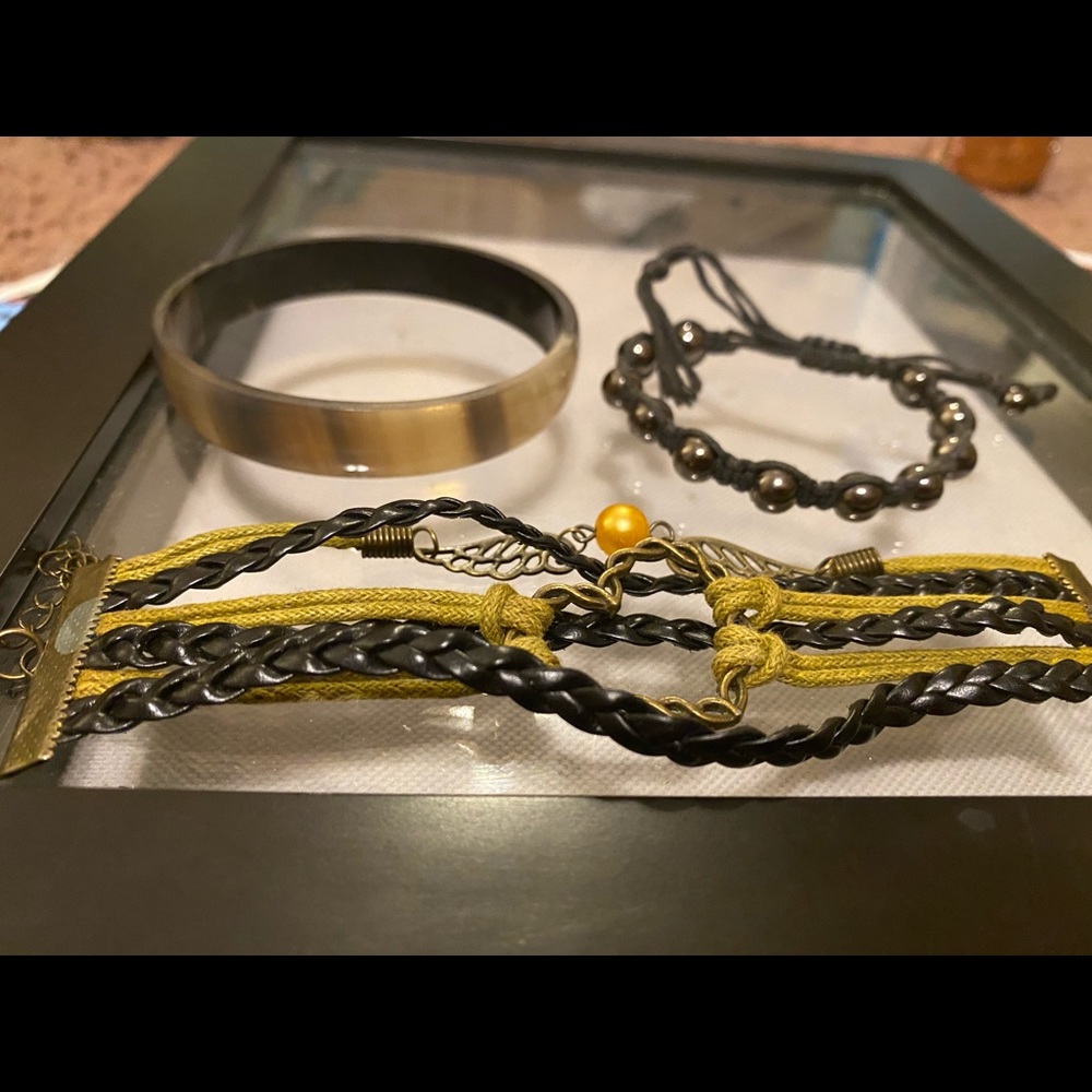 Bracelets - Picture 2 of 3